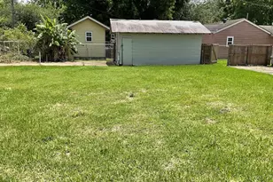 2302 Oaklawn Dr, La Marque, TX 77568 - Photo 17