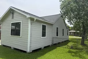 2302 Oaklawn Dr, La Marque, TX 77568 - Photo 9