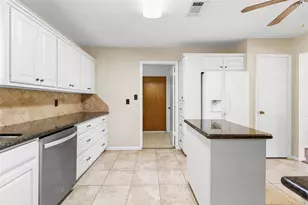 249 Hickory Dr, Huntsville, TX 77320 - Photo 17