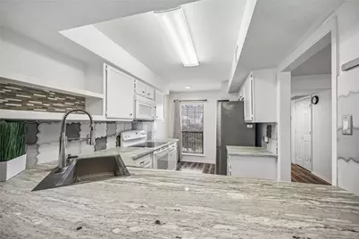 763 Bering Drive #B, Houston, TX 77057 - Photo 5