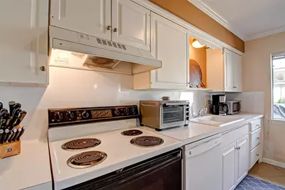 6332 Chevy Chase Drive #16, Houston, TX 77057 - Photo 13