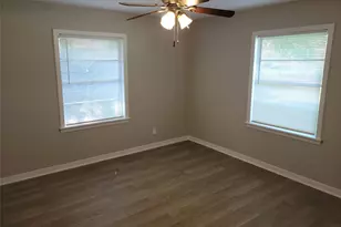 7803 Broadview Dr, Houston, TX 77061 - Photo 11