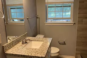 5702 Westover St, Houston, TX 77033 - Photo 9