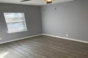 5702 Westover St, Houston, TX 77033 - Photo 5