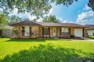 12106 Pompton Dr, Houston, TX 77089 - Photo 1