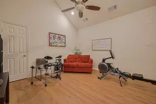 7 Peaceful Canyon Ct, The Woodlands, TX 77381 - Photo 23