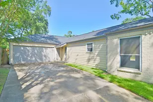 4247 Crownwood Dr, Seabrook, TX 77586 - Photo 3