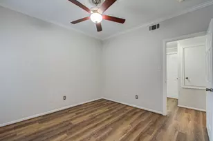 11711 Memorial Dr, Houston, TX 77024 - Photo 23