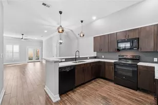 1834 Woodvine Dr, Houston, TX 77055 - Photo 5