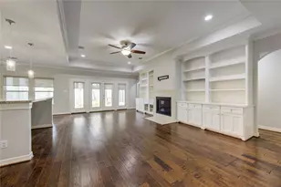 1713 Reverse St, Houston, TX 77055 - Photo 9