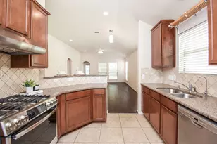 13014 Southern Creek Dr, Pearland, TX 77584 - Photo 7