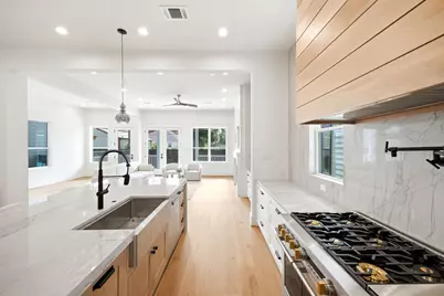 1315 Waverly Street, Houston, TX 77008 - Photo 9