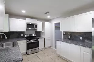 7941 Longridge Dr, Houston, TX 77055 - Photo 7