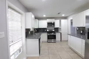 7941 Longridge Dr, Houston, TX 77055 - Photo 5
