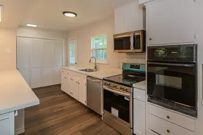 3825 Buckingham Row, Beaumont, TX 77706 - Photo 9