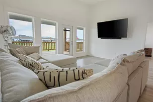 131 South Mae Cir S, Crystal Beach, TX 77650 - Photo 9