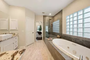 562 Bomar St St, Houston, TX 77006 - Photo 15
