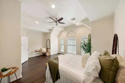562 Bomar St Street, Houston, TX 77006 - Photo 13