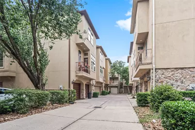 562 Bomar St Street, Houston, TX 77006 - Photo 1