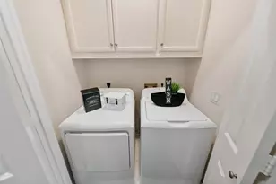562 Bomar St St, Houston, TX 77006 - Photo 19