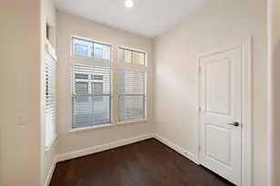 562 Bomar St St, Houston, TX 77006 - Photo 11