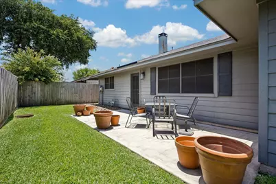8714 Parkcrest Forest Drive, Houston, TX 77088 - Photo 19