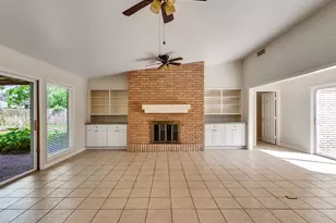 3015 Inwood Dr, Dickinson, TX 77539 - Photo 9