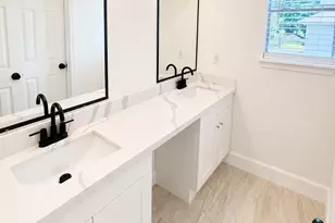 13538 Shadow Falls Ct, Houston, TX 77059 - Photo 37