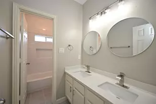 1502 Beaconshire Rd, Houston, TX 77077 - Photo 21