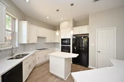 1502 Beaconshire Road, Houston, TX 77077 - Photo 17
