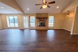 63 April Wind Dr S, Conroe, TX 77356 - Photo 9