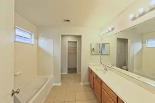 2843 Maybrook Hollow Ln, Houston, TX 77047 - Photo 9