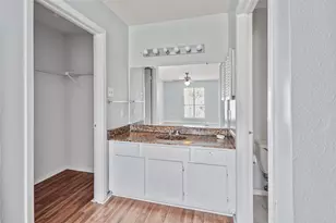 10211 Sugar Branch Dr, Houston, TX 77036 - Photo 7
