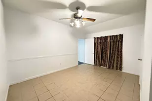 10807 Emery Dr, Houston, TX 77099 - Photo 5