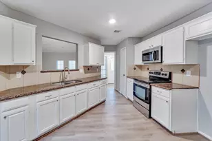 9407 Stockwell Dr, Houston, TX 77083 - Photo 5