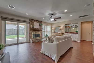 5823 Fair Forest Drive, Houston, TX 77088 - Photo 11