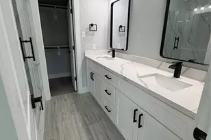 8706 Southview St, Houston, TX 77051 - Photo 9