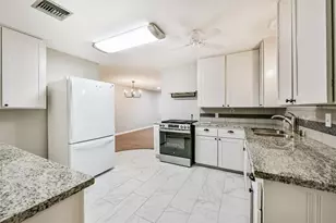 2010 15th Ave N, Texas City, TX 77590 - Photo 5