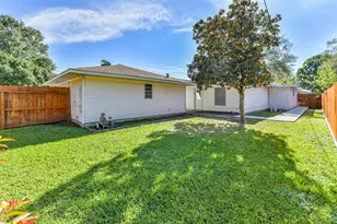 2010 15th Ave N, Texas City, TX 77590 - Photo 23