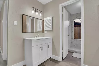 11710 Bowlan Lane, Houston, TX 77035 - Photo 33