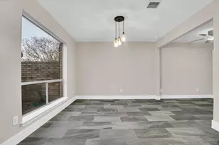 11710 Bowlan Ln, Houston, TX 77035 - Photo 37