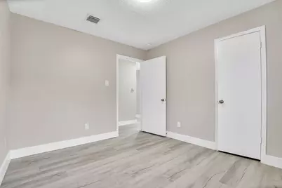 11710 Bowlan Lane, Houston, TX 77035 - Photo 25