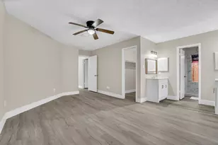 11710 Bowlan Ln, Houston, TX 77035 - Photo 35