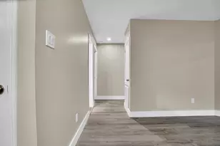 11710 Bowlan Ln, Houston, TX 77035 - Photo 23