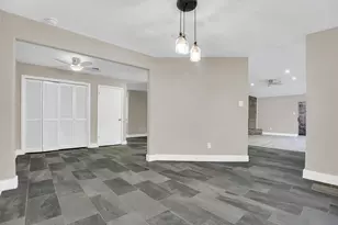 11710 Bowlan Ln, Houston, TX 77035 - Photo 15