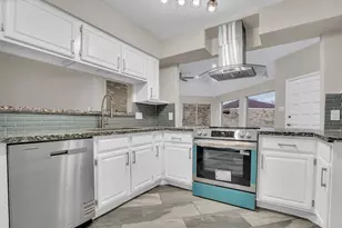 11710 Bowlan Ln, Houston, TX 77035 - Photo 13