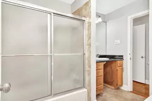 2327 Dorrington St, Houston, TX 77030 - Photo 13