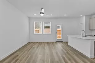 958 Green Vines Ln, Houston, TX 77091 - Photo 7