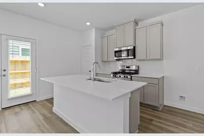 958 Green Vines Lane, Houston, TX 77091 - Photo 11