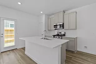 958 Green Vines Ln, Houston, TX 77091 - Photo 11
